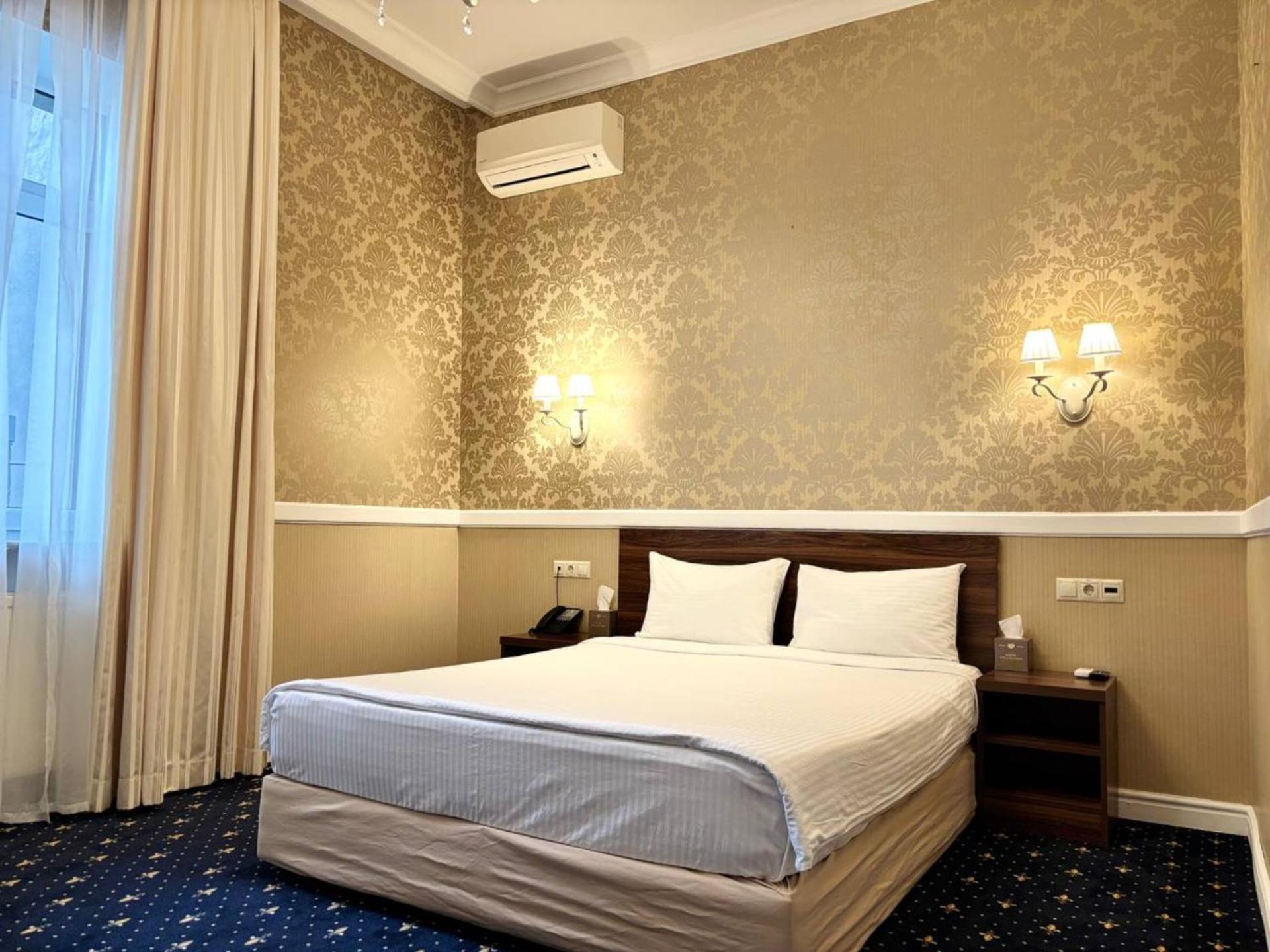 Odeska Astoria Hotel Odesa Exterior photo